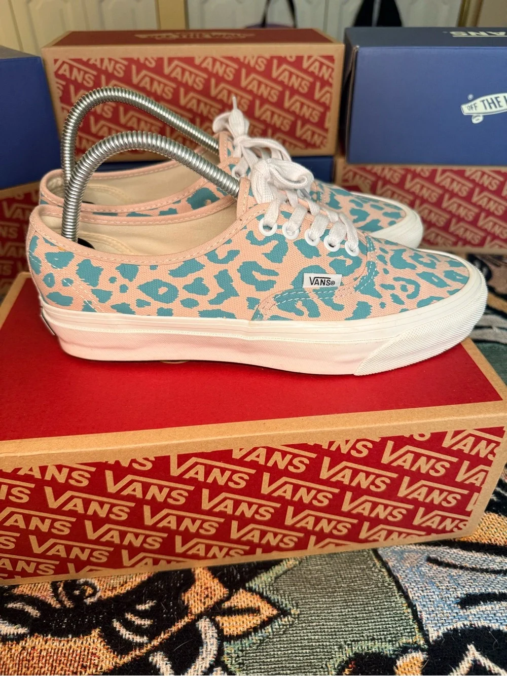 Vans low top